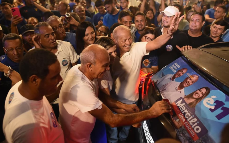 Adesivaço de Marcílio e Lícia vira grande festa e mostra força da chapa em Goiana